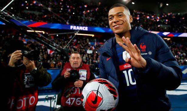 云开体育-姆巴佩：正在加强头球能力 本泽马：我跟姆巴佩绝配