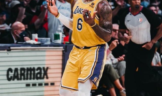 九游体育入口-湖人低迷的关键因素是什么？某队高管：詹姆斯老了