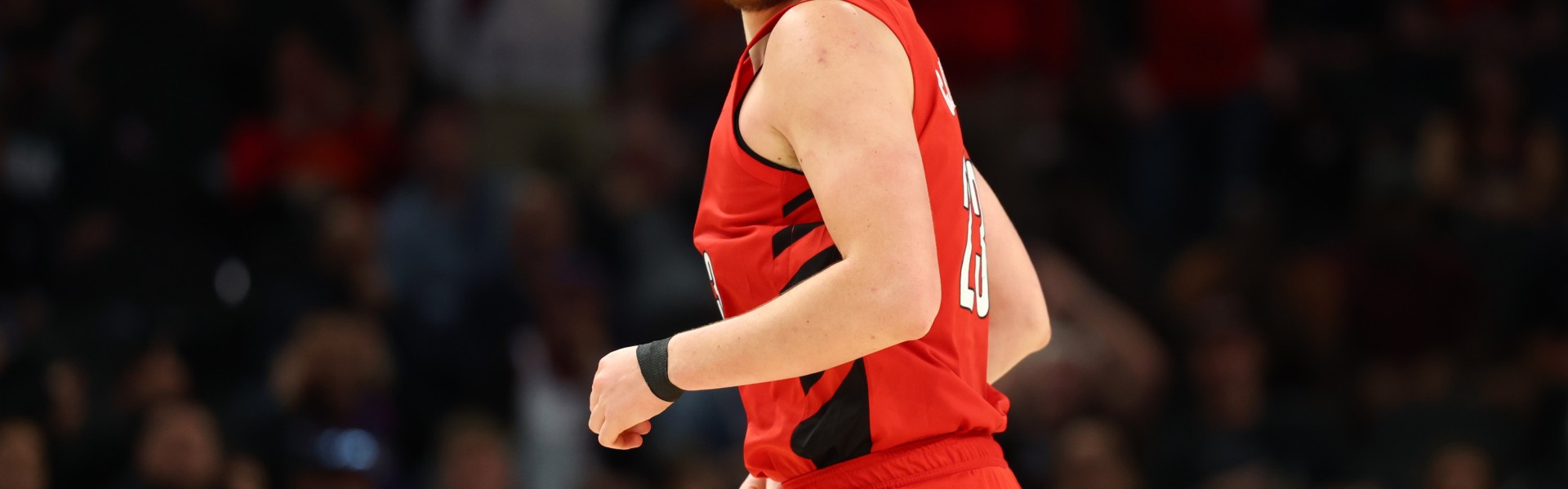 云开体育官网-都挺能抢！克林根11分15板5助3帽&amp;庄神6分17板4助2断