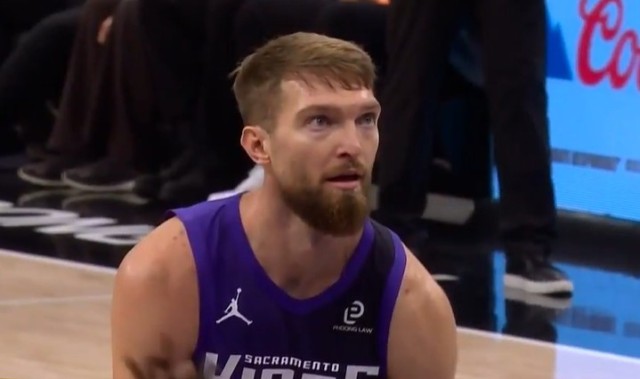 九游体育入口-伤病一点影响都没有！蒙克突破击地 小萨跟进起飞单臂暴扣！