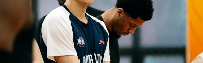 云开体育官网-汗水落地的声音是第二阶段最响亮的序曲！广州男篮主场开战倒计时