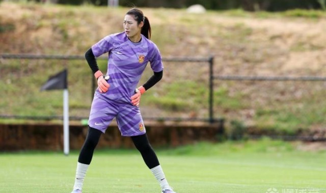 北青：彭诗梦大概率首发出战澳大利亚；女足需提防主场哨